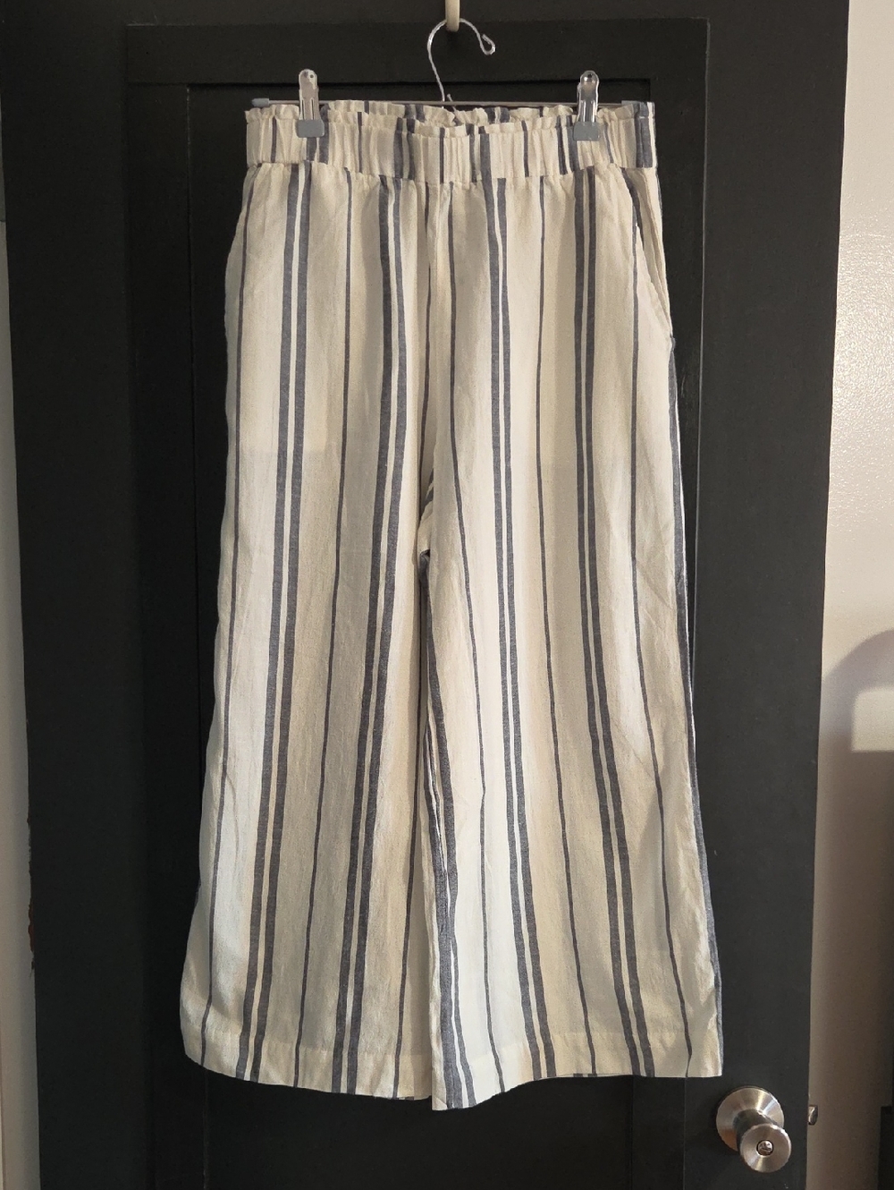H&M White Striped Linen Cropped Pants